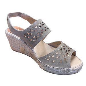 Kanna NIB Voley Bambi Tan Suede Wedges Size 8
